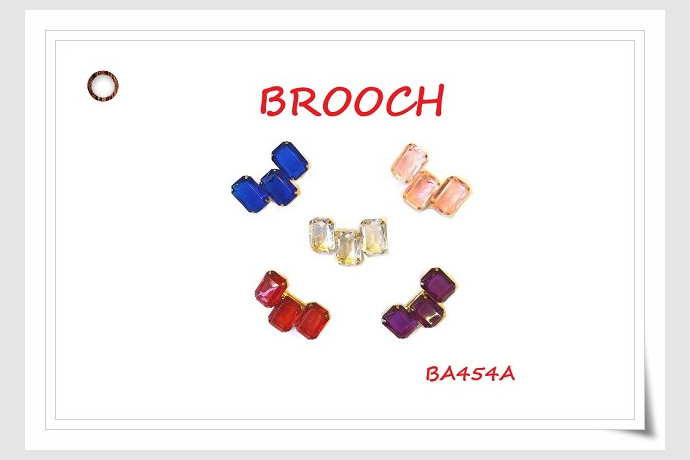 brooch 002